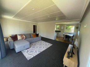 Peaceful home close to town center, Te Anau